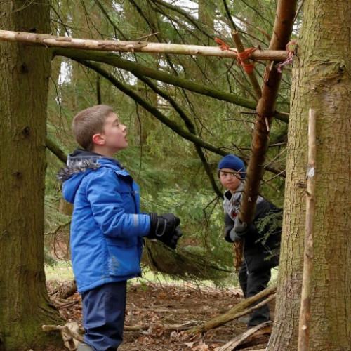 Outdoor learning at Castleton (30)