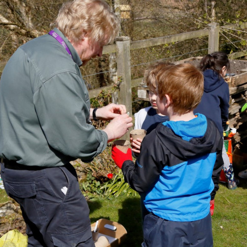 Outdoor learning at Castleton (36)